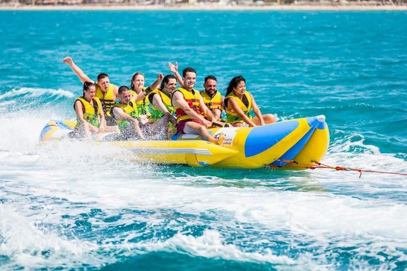 بانانا بوت مع Tasneem Aqua Sports